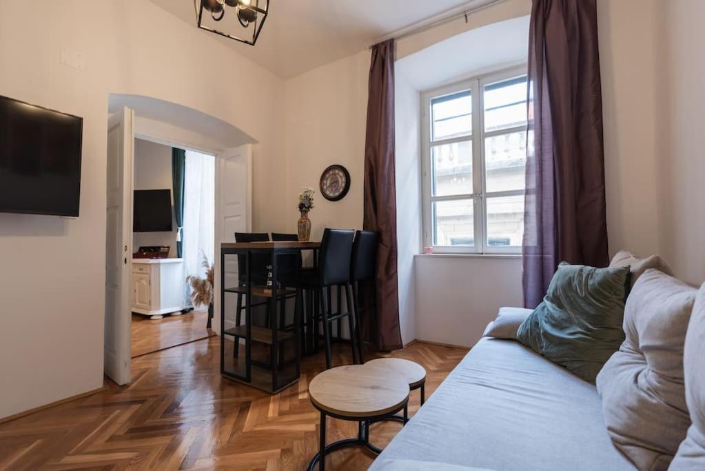 Apartmán Throne Of 1